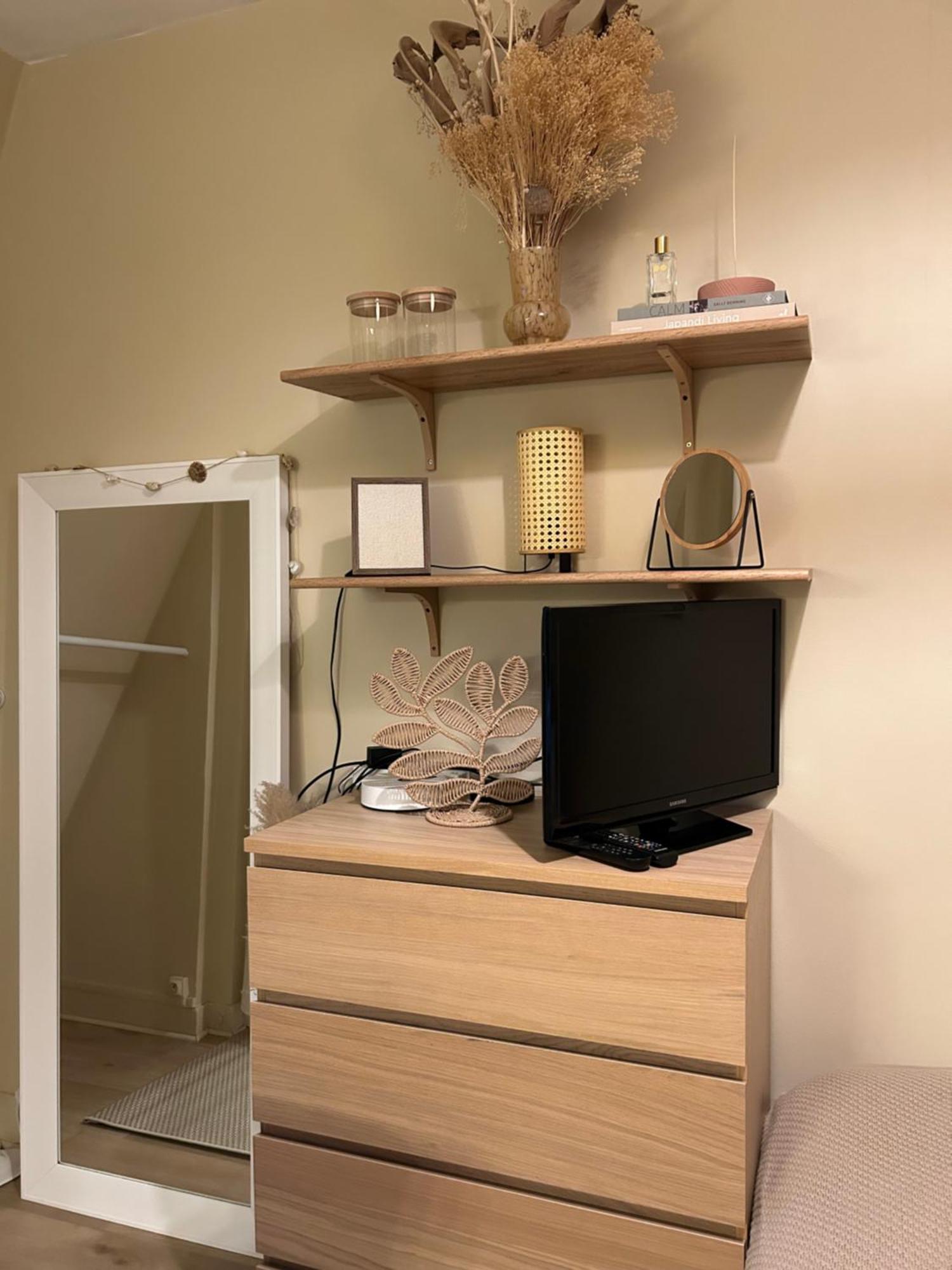 Appartement Entierement Renove Avec Balcon Place De La Bastille Paris